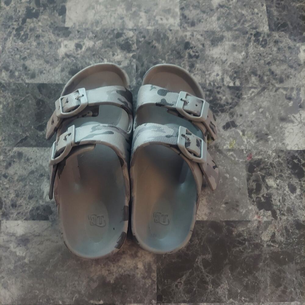 Kids Camo Adjustable Slide Sandal gray boys slip ons